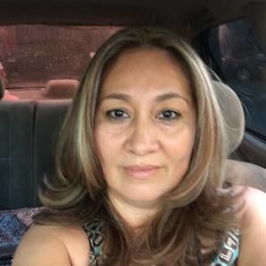 Meet your Posher, Yanira